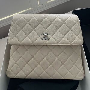 Chanel Caviar Leather shoulder bag